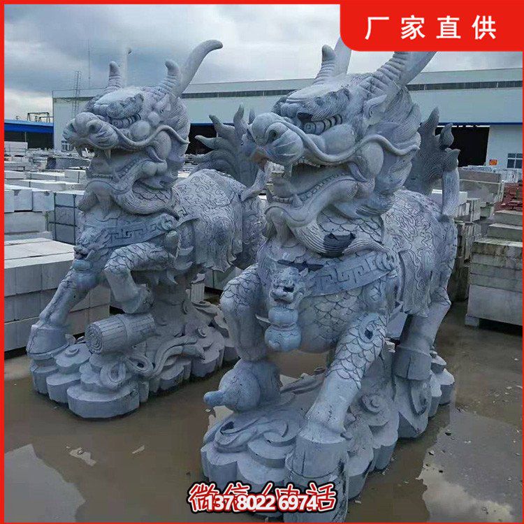 青石雕刻麒麟大型雕塑，為景區(qū)墓園增添靚麗風(fēng)采