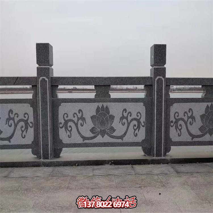 花崗巖護(hù)欄——完美結(jié)合精美雕刻與經(jīng)典欄桿扶手，為寺廟景點(diǎn)帶來外觀華麗的裝飾