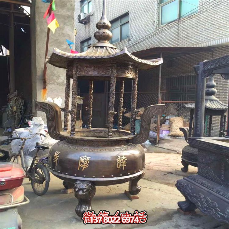 仿古寶蓋圓形香爐，擺放于寺廟、道觀等室內(nèi)