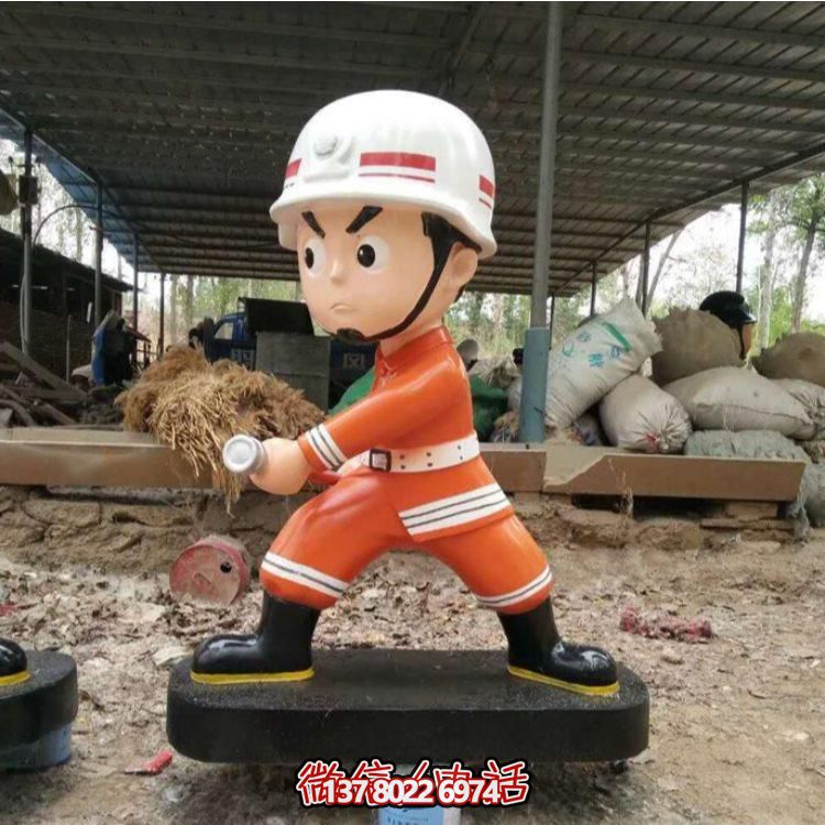 消防英雄銅雕塑像，為廣場(chǎng)添彩