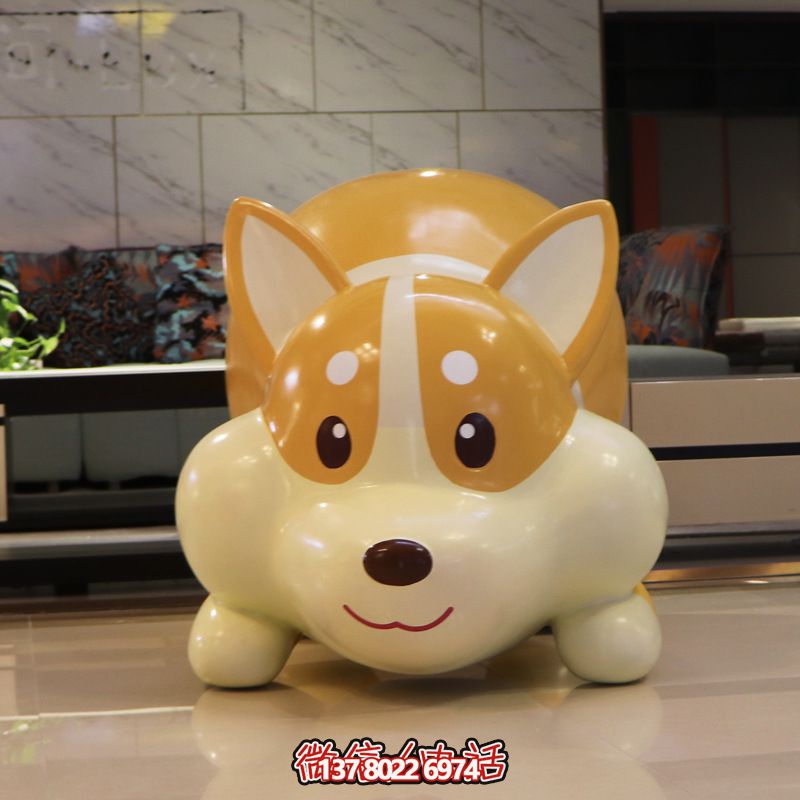 新推出的可愛卡通玻璃鋼著狗雕塑游樂園，給你一個(gè)全新的游樂體驗(yàn)！