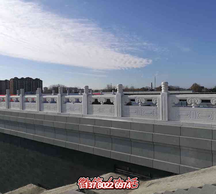 精美石雕橋欄桿，藝術美學完美結合