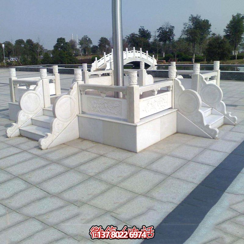 漢白玉升旗臺，喚醒城市雕塑美學(xué)