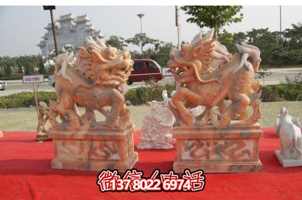 戶外公園一對晚霞紅石雕麒麟雕塑 戶外公園一對晚霞紅石雕麒麟雕塑