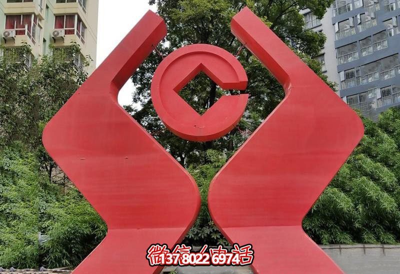 別墅小區(qū)創(chuàng)意抽象紅色玻璃鋼手捧銅錢(qián)雕塑