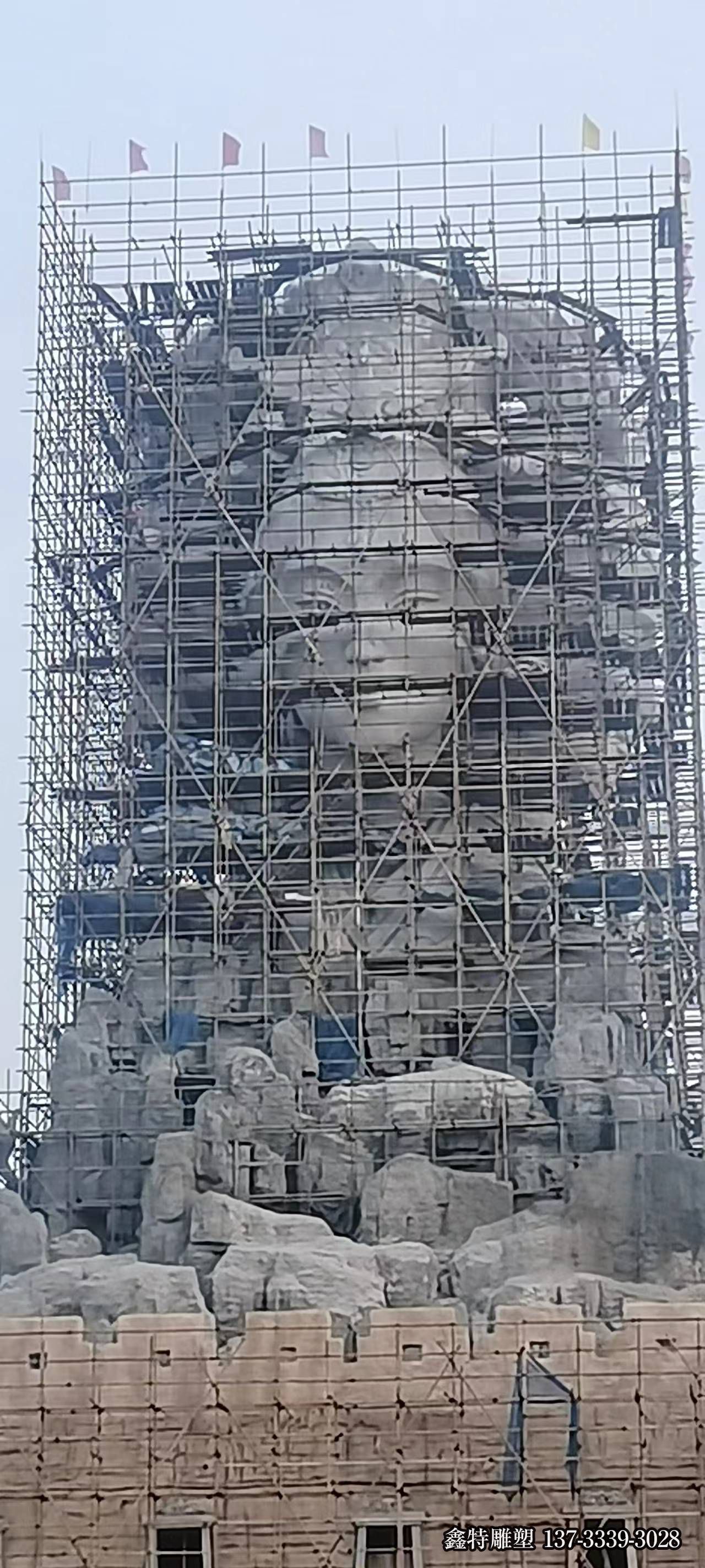 湖北省宜都市宋城三峽情昭君雕塑像施工中 湖北省宜都市宋城三峽情昭君雕塑像施工中