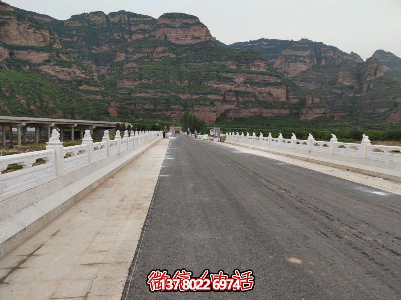 漢白玉石雕欄桿護(hù)欄 漢白玉石雕欄桿護(hù)欄